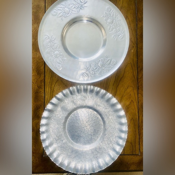 Elegant Designed Aluminum Floral Embossed Charger Plates. Vintage. Large sizes - Picture 1 of 7
